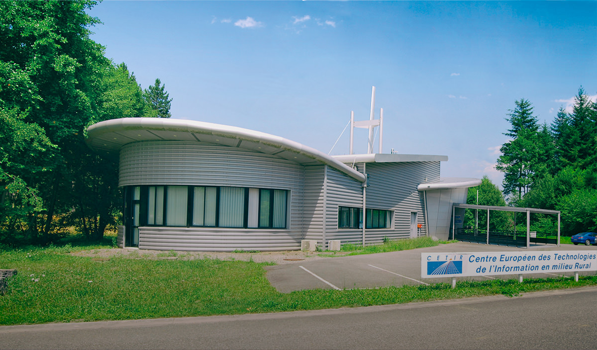 Situé dans la zone industrielle du CENTRE EUROPÉEN DES TECHNOLOGIES DE L'INFORMATION dans les Hautes-Pyrénnées (65) sur Saint-Laurent-de-Neste